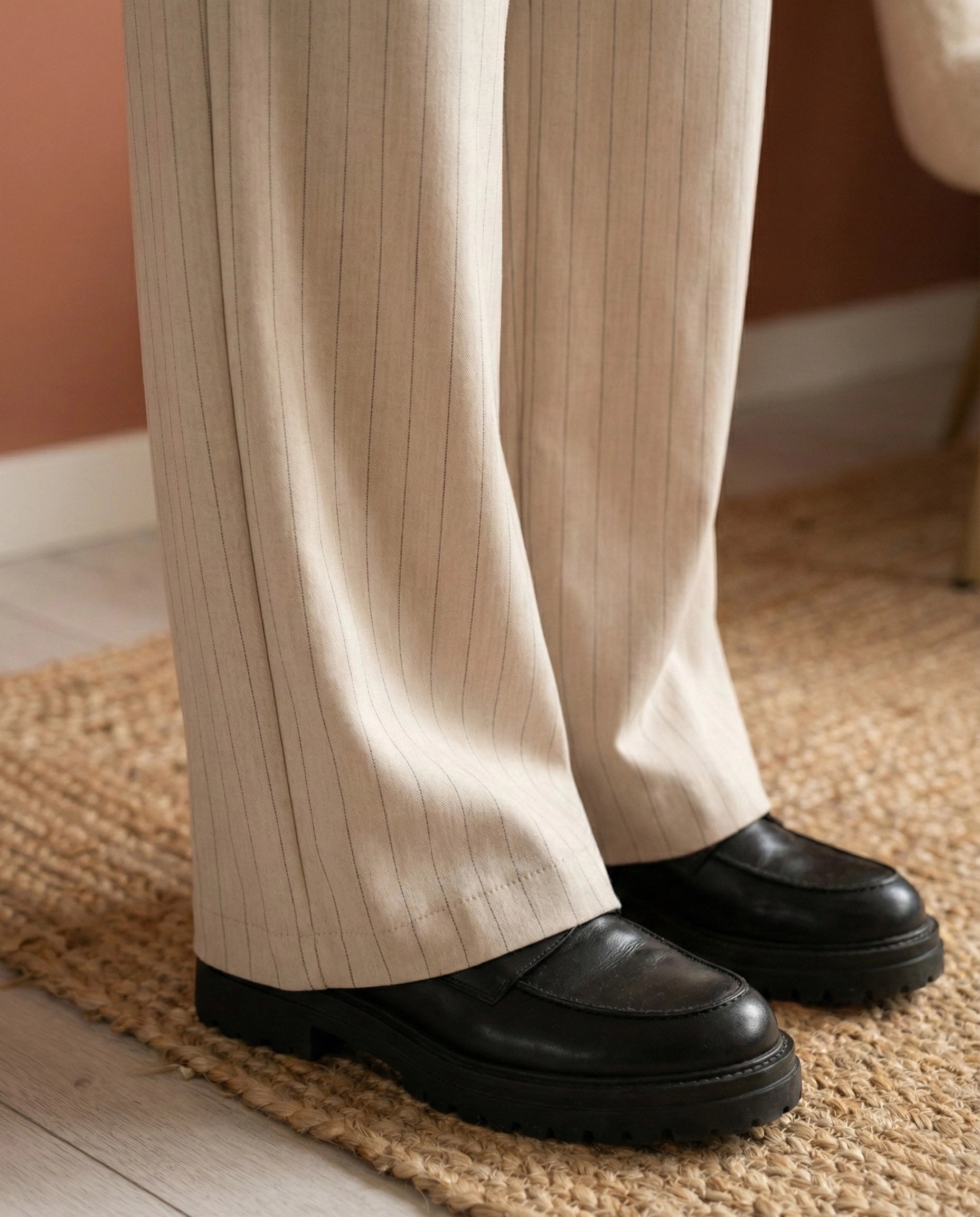 Pantalon Léon taupe à rayures noires